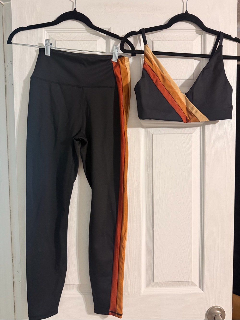 IVL collective Colorblock Workout Set – Size 6 Leggings + Size 8 Sports Bra